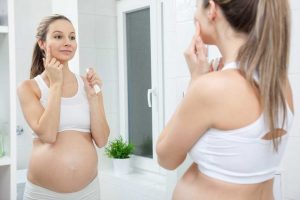 Jak pečovat o pleť v těhotenství